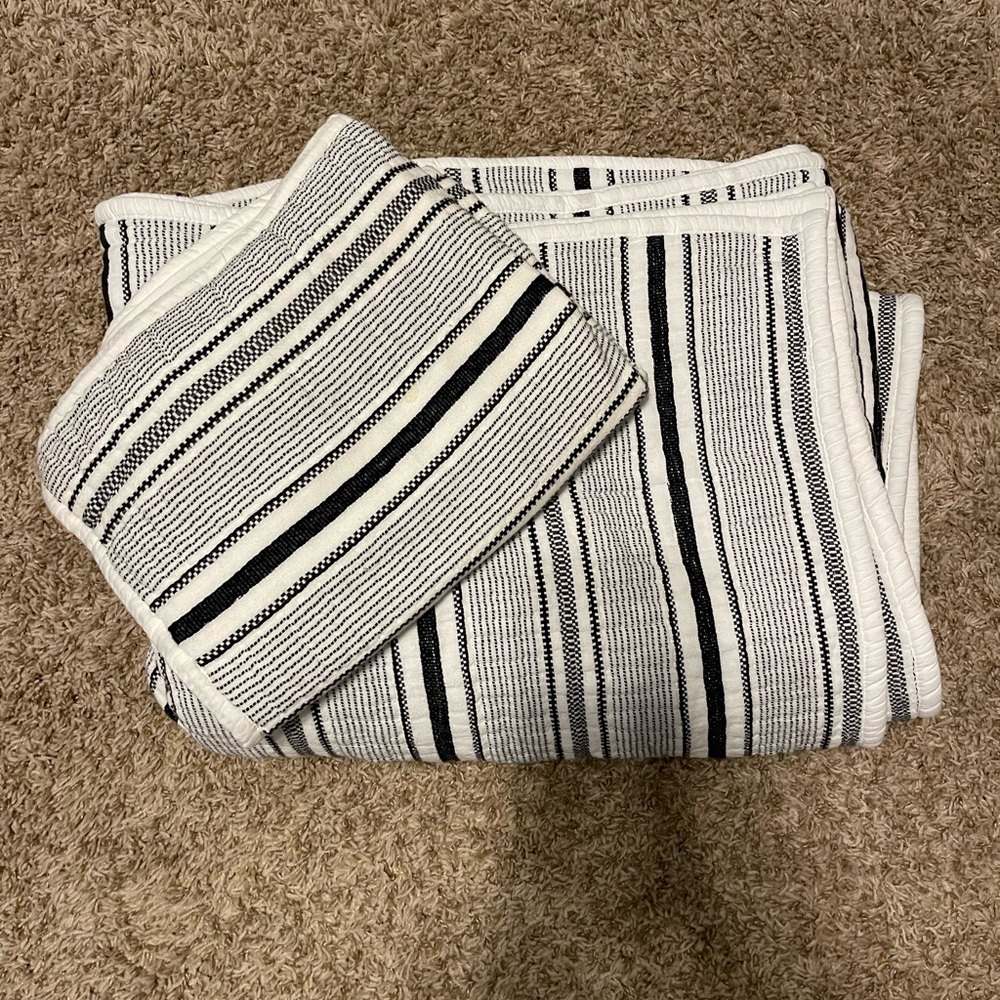 Hearth & Hand Quilt & Sham